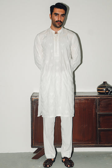 CHIFLI WHITE KURTA PAJAMA